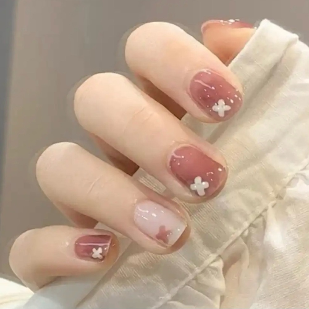 3/$40 NIB 24 Pcs Small Flower Press On Nails